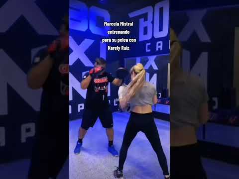 Marcela mistral 🆚 Karely Ruiz #marcelamistral #karelyruiz #monterrey  #ponchodenigris
