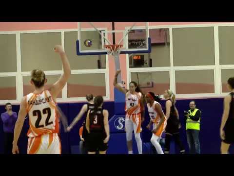 Слэмданк центровой УГМК Бритни Грайнер после передачи Альбы Торренс