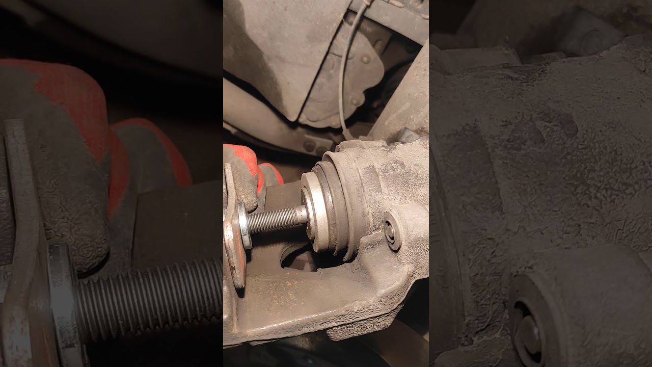 cofanie tłoczka hamulcowego