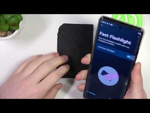 How To Turn On & Off Flashlight In Motorola Edge 40 Pro