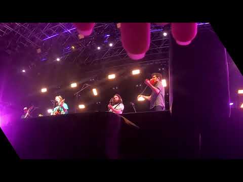 Billy Stings w/ Trey Anastasio of Phish 40 Minutes of Guitar Fire LIVE @Pier 17 in NYC on 6-29-22