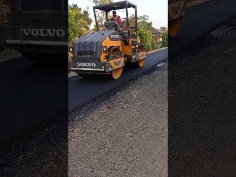 Pitch #road  🛣️ #construction #roadroller 👷