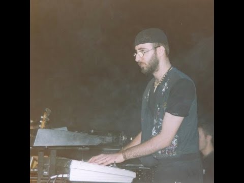 'O munno Se Move Live Version  - Enzo Avitabile