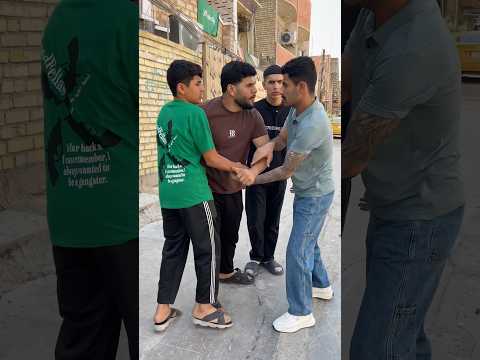 الشخص يطلب المساعدة😳