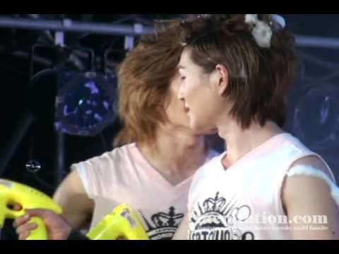 100821 Cute and Playful Taemin fancam @ SM Town Live ending