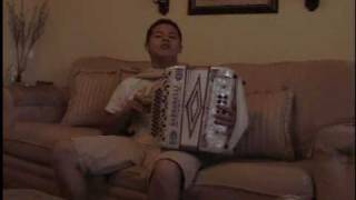 El Remmy Valenzuela- Sigo de pie