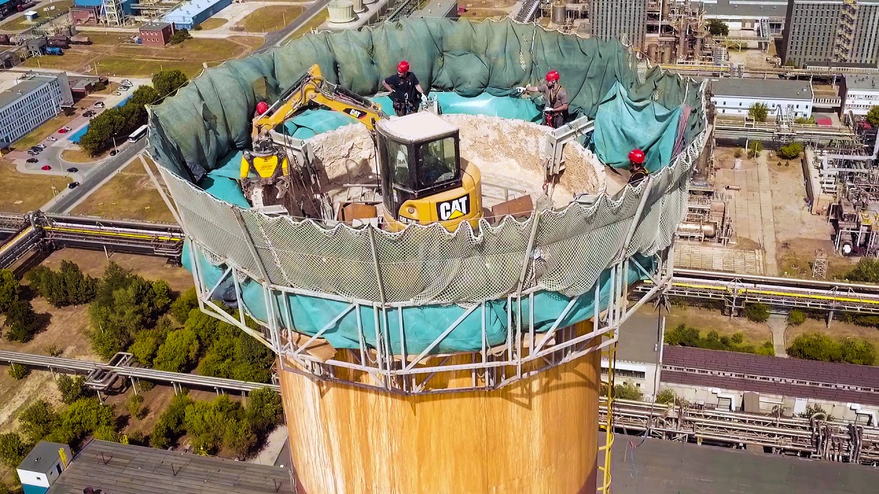 Demolition of chimney in Pulawy
