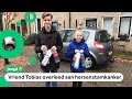 Vrienden zamelen lege flessen in voor onderzoek naar kanker