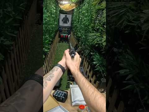 Revisando la CZ75 de un cliente