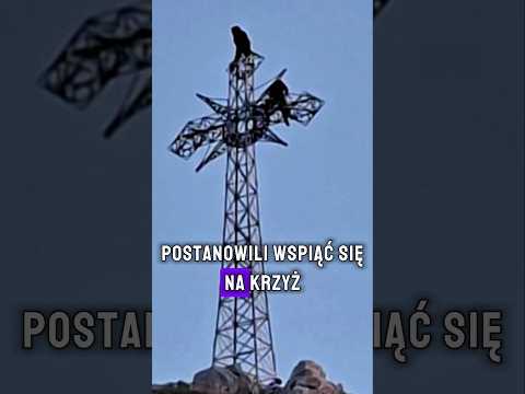 Turyści wspięli się na krzyż na Giewoncie!🚨 #news #tatry #góry #polska #dlaciebie #wiara #wiadomości
