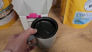 Hario termo hrnek s ouškem a víčkem 300 ml šedý