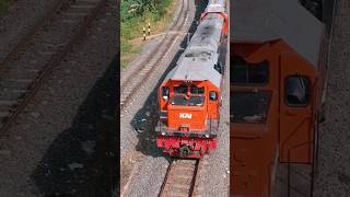 Download lagu cc 202 #lokomotif #lokomotive #railfans #batubara #babaranjang #sumsel #railway #railways #kai mp3