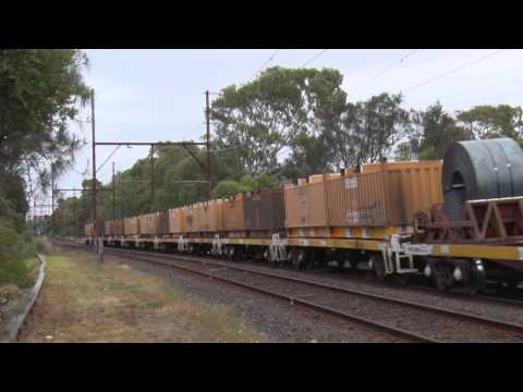 Australian Trains: Pacific National Long Island Steel Train
