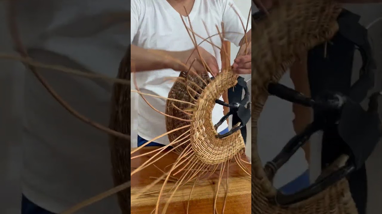 Artesanía de fibra vegetal de bejuco parecido al mimbre desde la sierra de Tabasco, México.