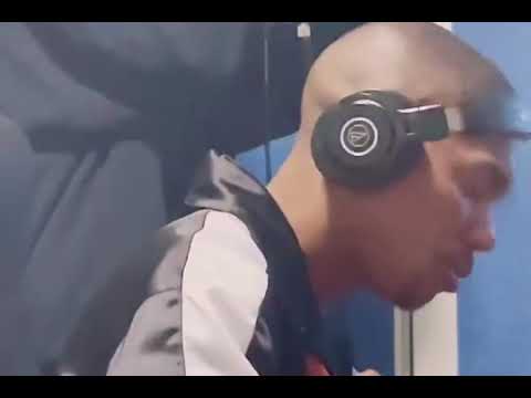 Maglera Doe Boy records a verse for Dj Sliqe's Goat talk song ft 25K,Zingah & Saudi live in the stu