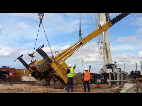 Extremely Dangerous Operator Excavator Fails ! Idiots Heavy Equipment Accidents Compilation