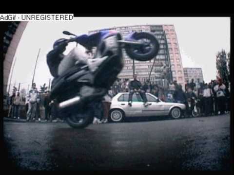 manu key & intouchable  à vive allure