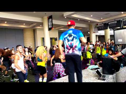 William Tws Ft Yandel & Shaggy and Alex Sensation - Bailame FLASHMOB