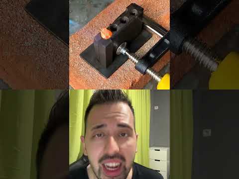 Της κόλλησε το βραχιόλι!😱 #shorts