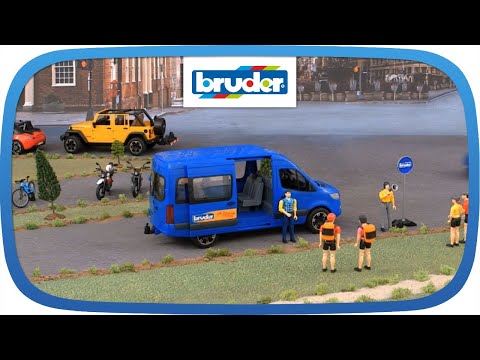 BRUDER MB Sprinter priešgaisrinė tarnyba su pasukamomis kopėčiomis ir siurbliu, 02673 video