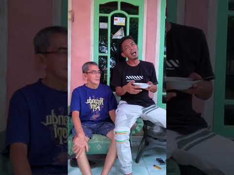 video-komedi-lucu-kakek-makan-disuapin-anaknya-gak-ada-ahlak-keluarga-cafegokil
