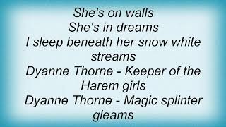 Sort Sol - Dyanne Thorne Lyrics