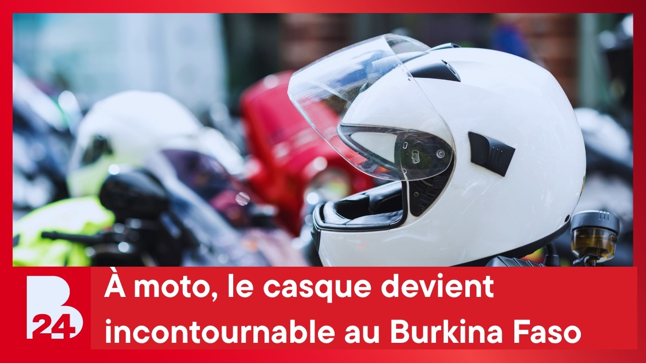 À moto, le casque devient incontournable au Burkina Faso