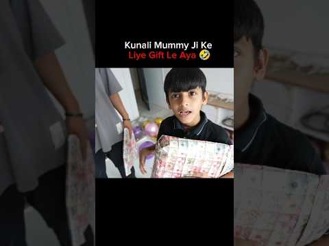 Kunali brought a gift for Mummy Ji 🤣#youtubeshorts #souravjoshivlogs #piyushjoshi