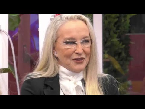 Eleonora Giorgi prova attrazione per lui e non riesce a trattenersi. Bollori al GF Vip  | ULTIMI ART