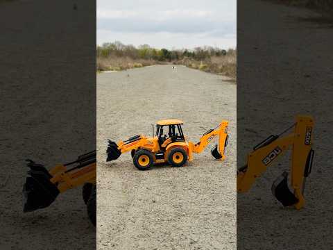 Traxxas Ford F-150 VS Excavator JCB 4CX #automobile #jcbvideo #jcb #excavator #traxxas #shortvideo