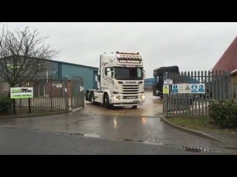 SCANIA R520 V8 - Bulk Transfer - TruckMaxed