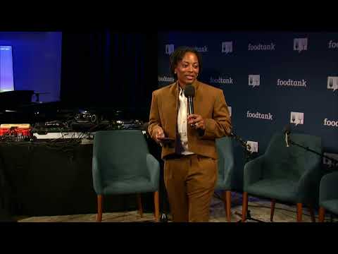 Riana Riana Lynn | Keynote Speaker | Chartwell Speakers