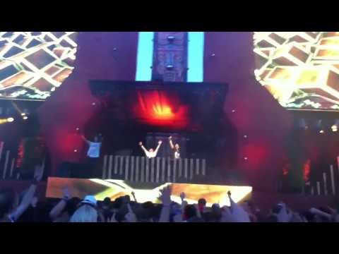 Audiofreq vs Hard Driver -- Hard Driver ft MC DL - The Hunter @SUNSET FESTIVAL 2013