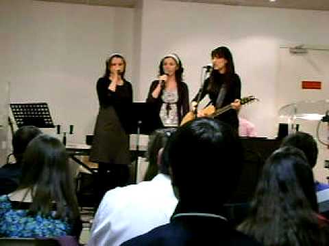 muzica despre biserica din paris