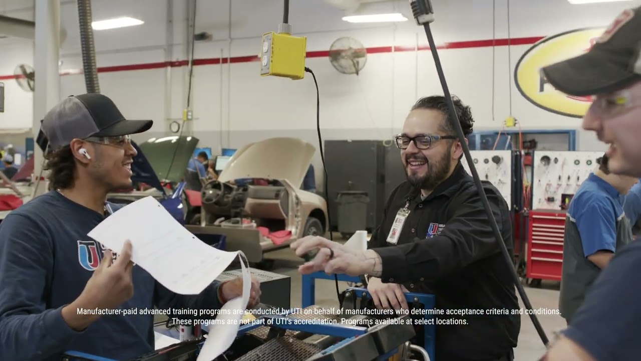 A Day in the Life of an Auto Student | Universal Technical Institute