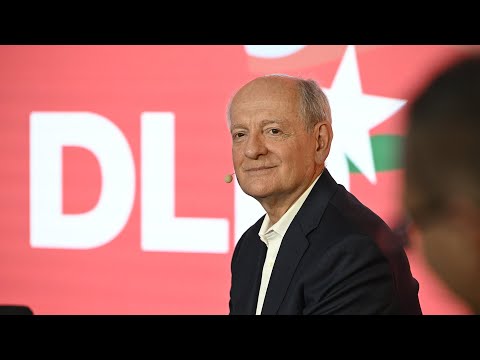 How Not to Destroy the World With AI | DLD26 (Stuart Russell, Kenneth Cukier)