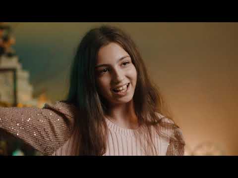 Briana Tămaș - Bună seara Moș Crăciun | Videoclip 2022