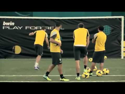 Carlos Tévez  en un concurso de obstáculos