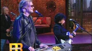 Hall &amp; Oates - You Make My Dreams (Live on Rachael Ray 11-9-09); Pt. 2