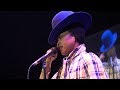 Erykah Badu  "20 Feet Tall" smooth vocals