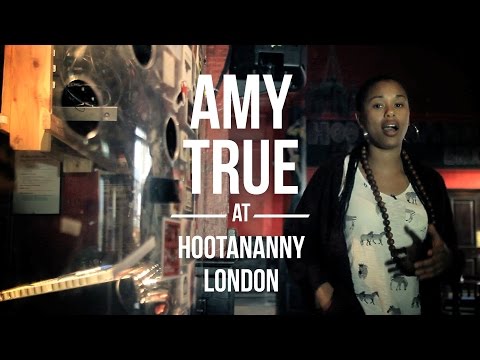 Amy True | 16 Barz In A Bar