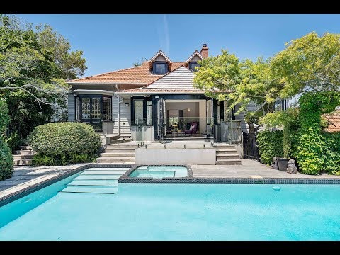 71 Shore Road, Remuera - Steen Nielsen & Brooke Graham