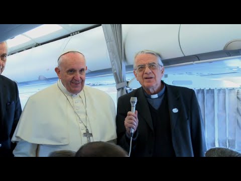 Propos du Pape dans l’avion de retour de Strasbourg