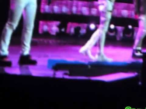 [FANCAM] 130309 MUBANKJKT SHINee - Stand By Me