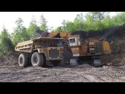 Demag H285S loading a 785