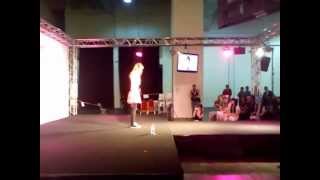 Beckii Cruel Performing Danjo (男女) At Hyper Japan Spring 2012