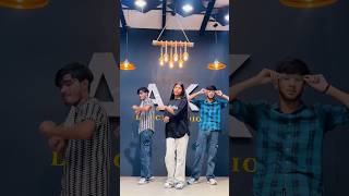 Download lagu Billian billian 🥰☺️#dance #youtubeshorts #exploredance #rakhihoper #dancestyle #bollywood #yt mp3