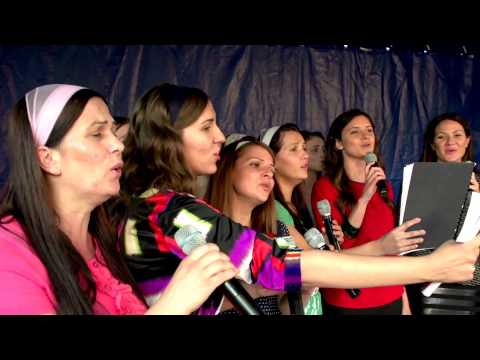 Ucraina, Hliboca  Speranta canta in limba ucraineana.