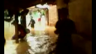 preview picture of video 'Banjir cikampek 18 january 2013'