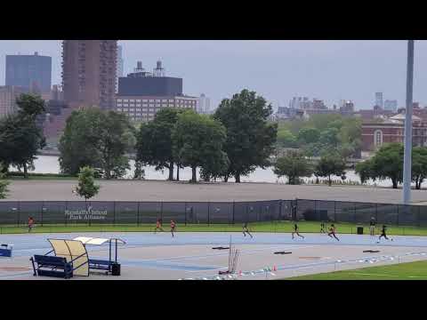 Novas 11-12 girls 200m dash at Icahn Stadium (heat 3)